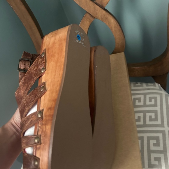 BED|STU Women's Tan Leather Wedges - Picture 3 of 4